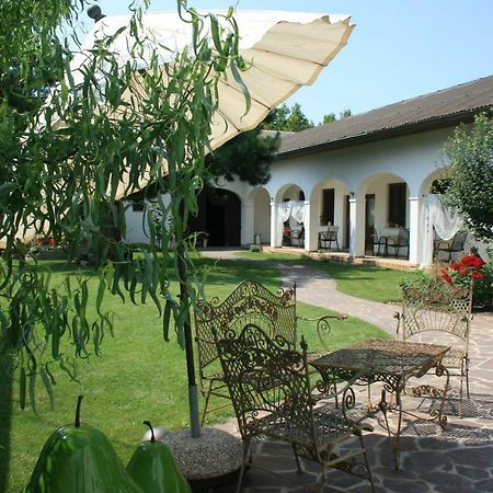Arkadenhof Zur Puszta Graf Hotel Illmitz Ngoại thất bức ảnh